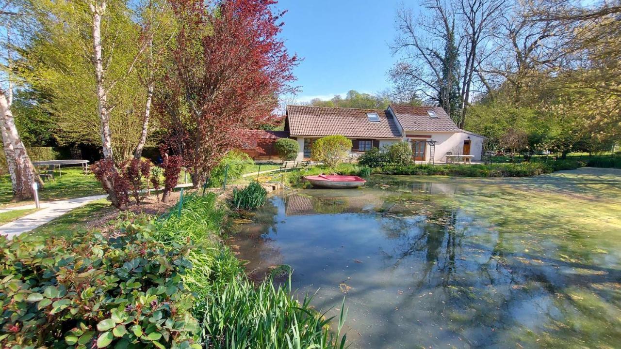 La Petite Campagne Bed & Breakfast Blaru Bagian luar foto