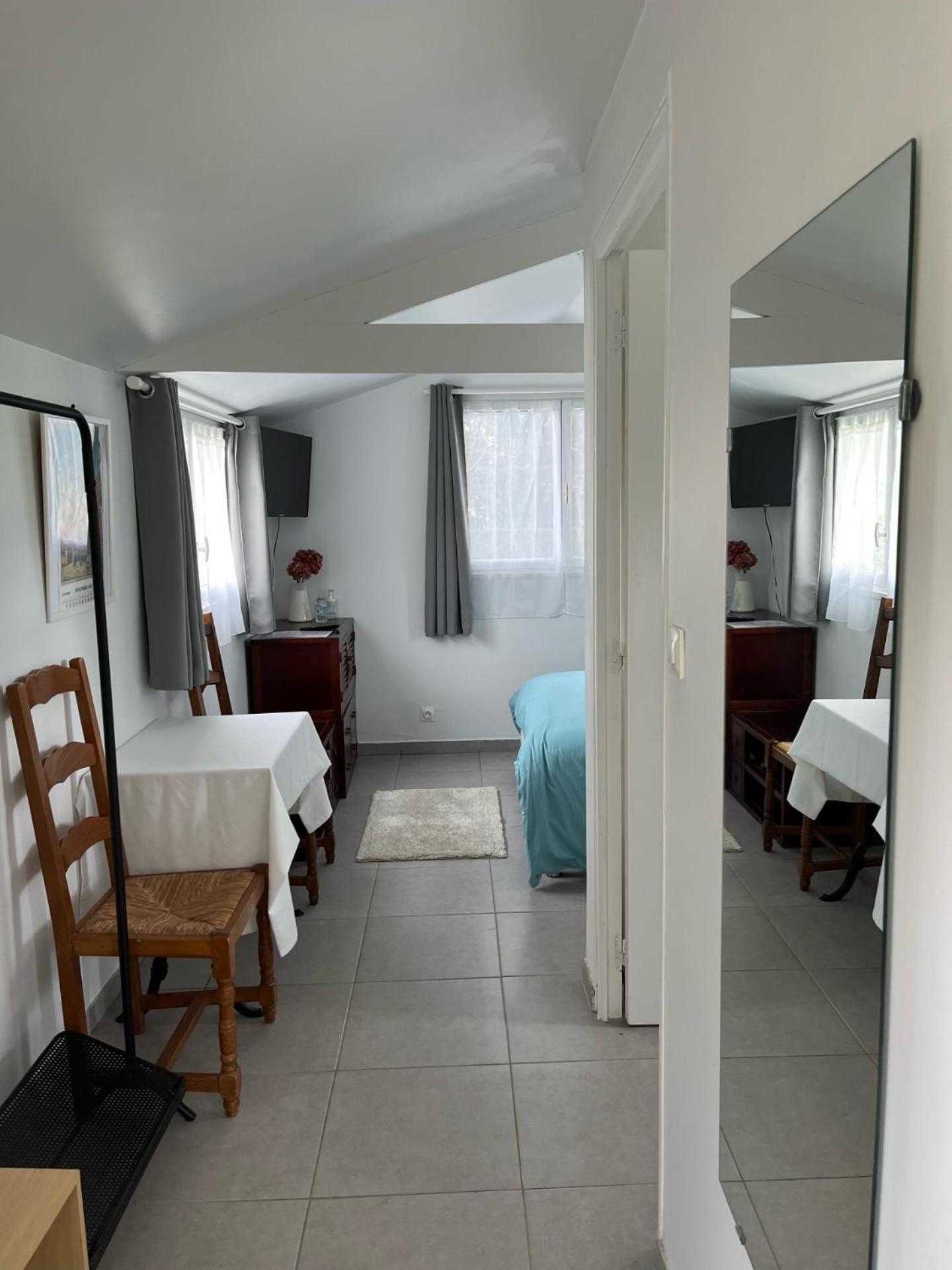La Petite Campagne Bed & Breakfast Blaru Bagian luar foto
